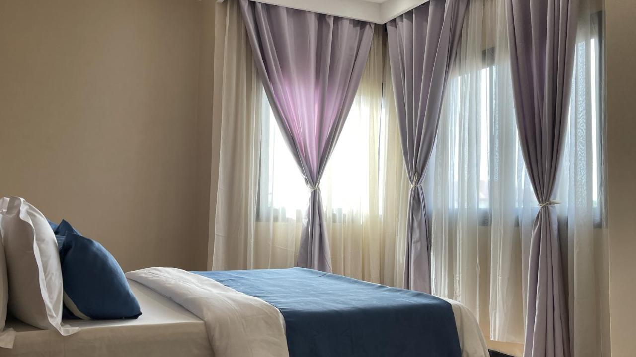 Sky Kenako Hotel Kribi Buitenkant foto