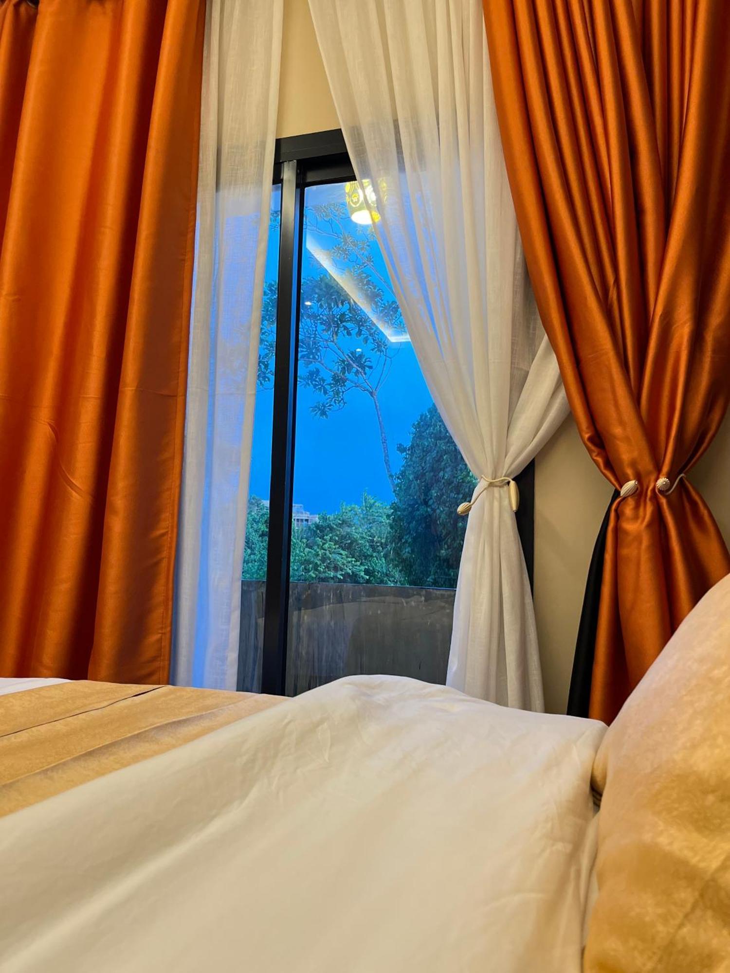 Sky Kenako Hotel Kribi Buitenkant foto