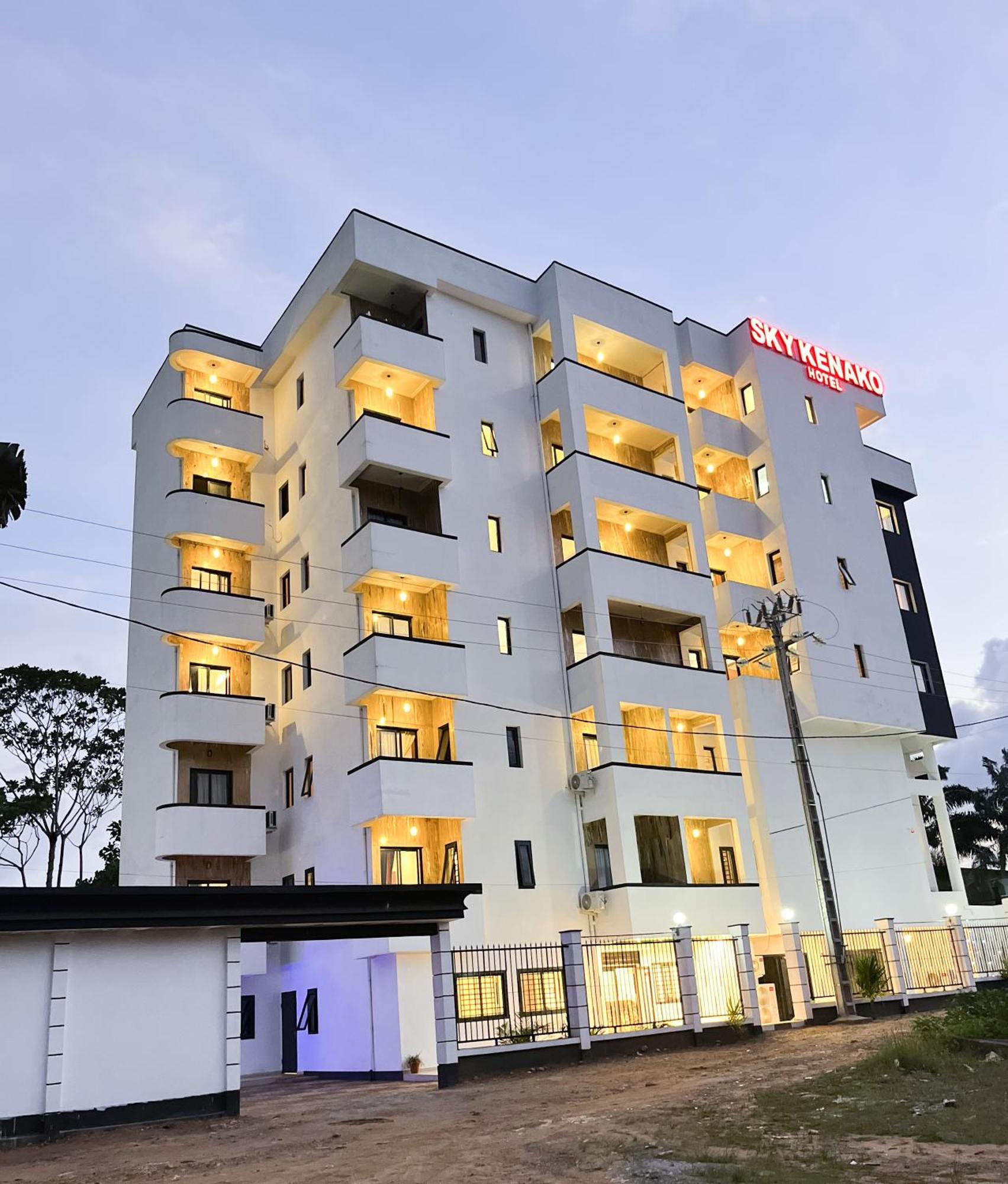 Sky Kenako Hotel Kribi Buitenkant foto
